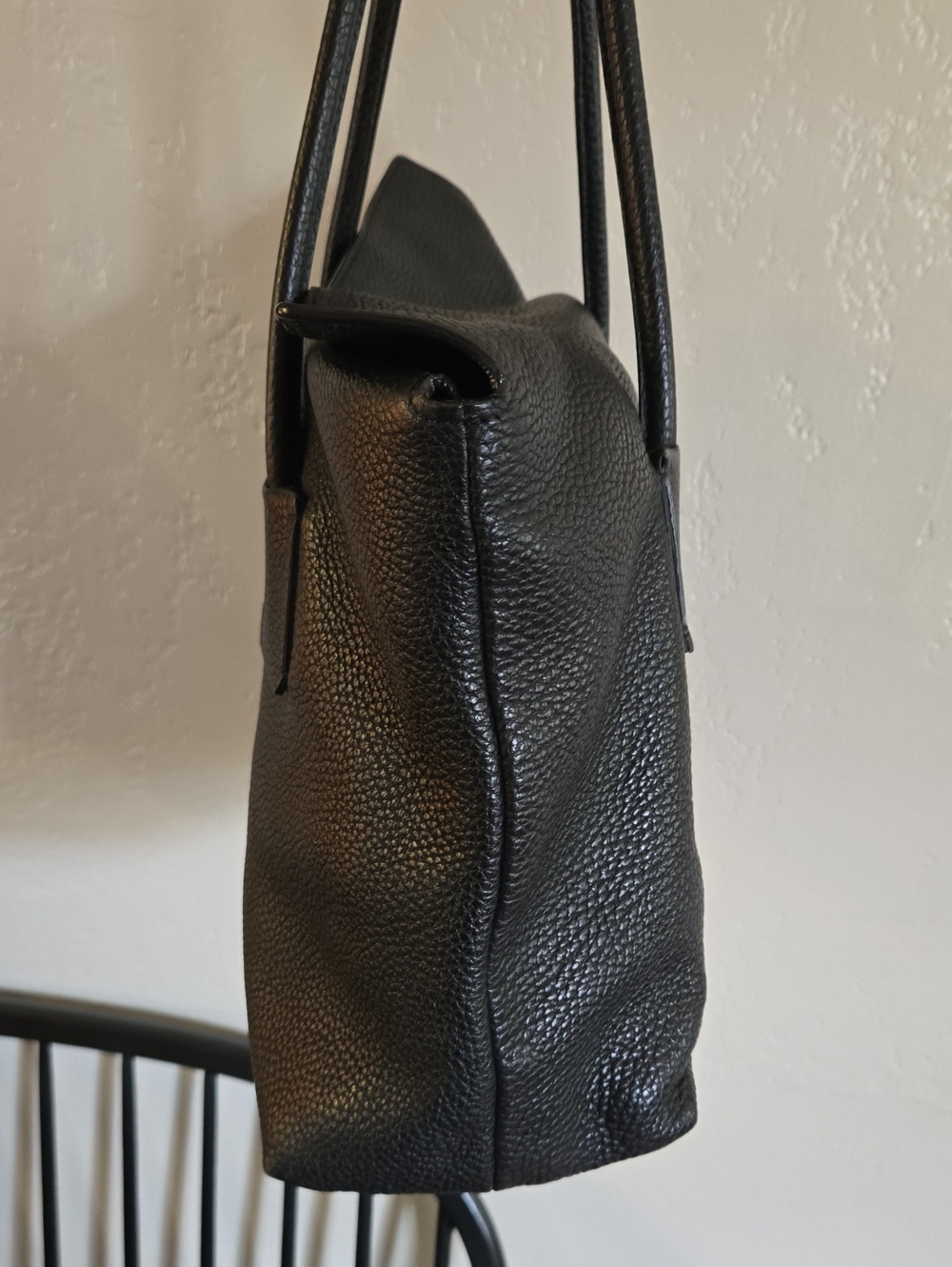 Burberry Medium Baynard Tote in Black Pebbled Grained Leather - Picture 6 of 16